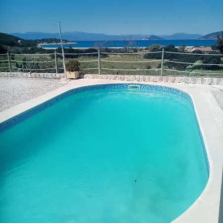 Mary's With An Amazing Sea & Sunset View, Swimming Pool 别墅 Koilás